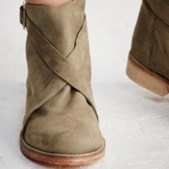 BRAND NEW Free People Las Palmas Ankle Boot Green - Picture 2 of 4